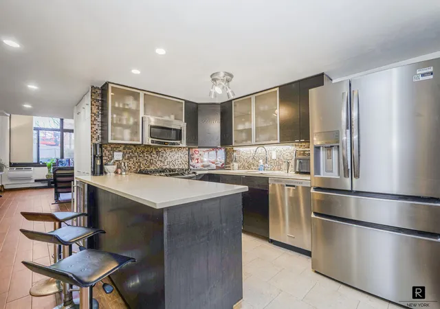 Homes for sale in New York City, NY | 10 Bay Street Lndg #1-D, New York City, NY 10301 | MLS# RLS20073037