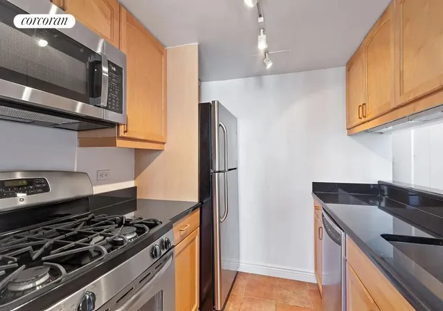 Photo 3 of Condo for sale at 377 Rector Pl #7I, New York, NY 10280 | MLS# RLS20073111 | Listing updated on 2026-05-21