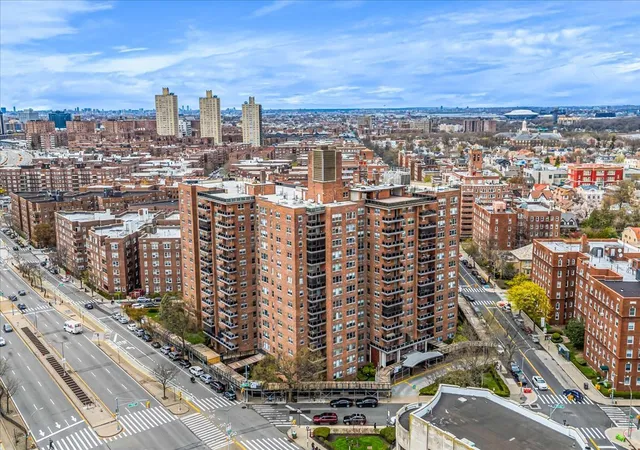 2nd image of 70-20 108Th St, Forest Hills, NY 11375