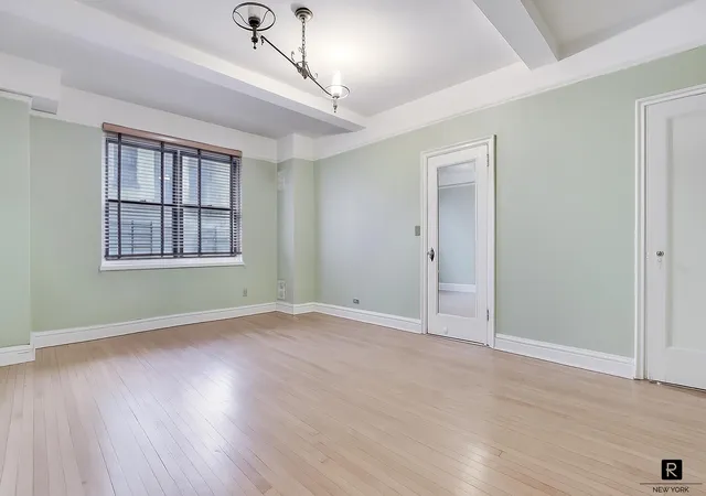 5th image of 400 W End Ave, New York City, NY 10024