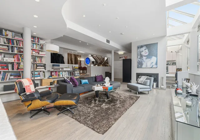 Listing Photo 3 - Condo for sale in building located at 301 E 52Nd St, New York City, NY 10022 - Unit #PHC