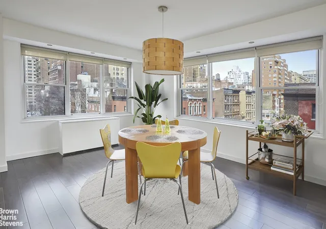 4th image of 150 E 61St St, New York City, NY 10065
