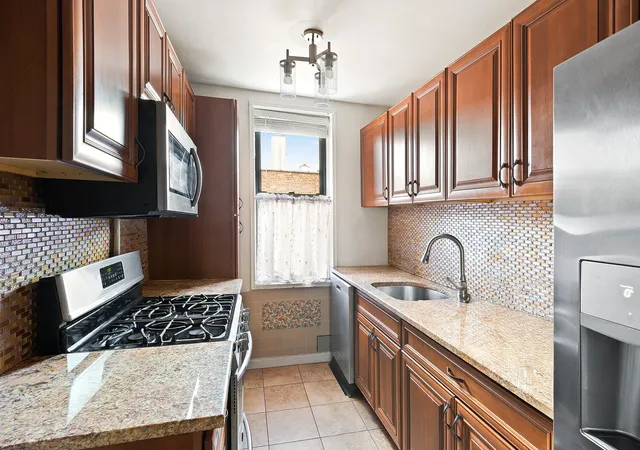 2nd image of 345 Webster Ave #4N, Brooklyn, NY 11230 | MLS# RLS20073639