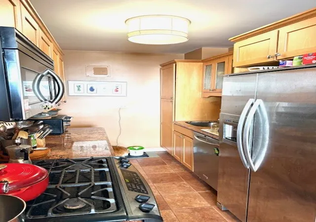 Photo 2 of Sale Pending at 135 Ocean Pkwy #17T, Brooklyn, NY 11218 | MLS# RLS20073867 | Listing updated on 2026-03-17