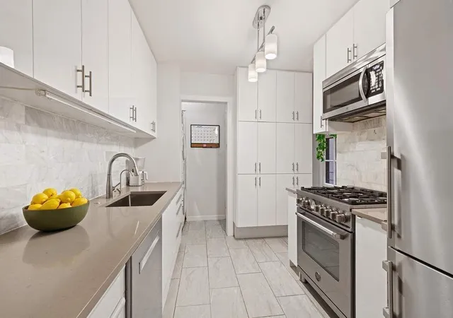 Photo 3 of House for sale at 522 W End Ave #2B, New York, NY 10024 | MLS# RLS20073875 | Listing updated on 2026-03-20