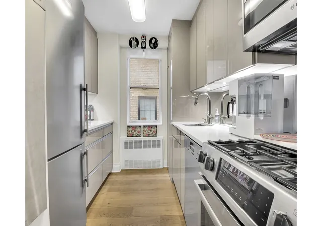 Photo 3 of Sale Pending at 900 Park Ave #15E, New York, NY 10075 | MLS# RLS20073948 | Listing updated on 2026-07-16