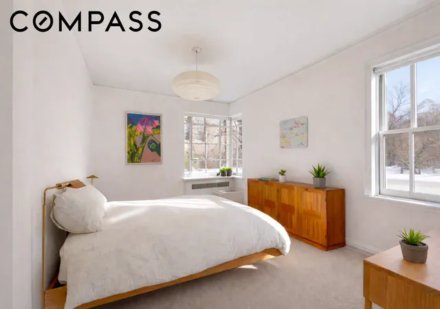 4th image of 2 Grove St #4F, New York, NY 10014 | MLS# RLS20071945
