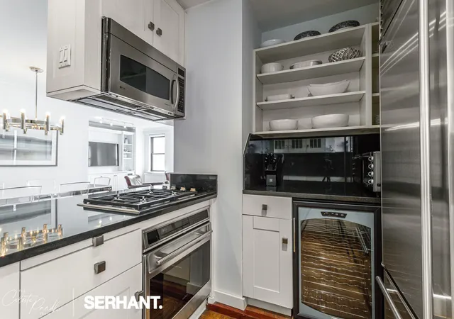 Photo 4 of Sale Pending at 301 E 63rd Street #17HJ, New York City, NY 10065 | MLS# RLS20074308 | Listing updated on 2026-07-21