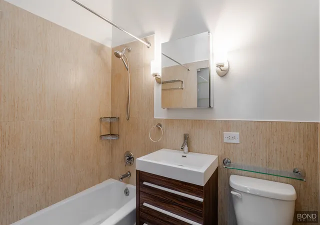 Photo 3 of House for sale at 415 E 82nd Street #5B, New York, NY 10028 | MLS# RLS20074324 | Listing updated on 2026-03-03