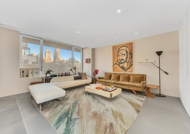 3rd image of 30 E 85Th St, New York City, NY 10028