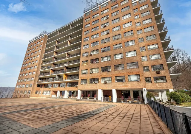 17th image of 2727 Palisade Ave #5-A, New York City, NY 10463 | MLS# RLS20074472