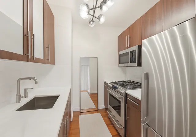Photo 3 of House for sale at 1 Wall St Ct #1102, New York City, NY 10005 | MLS# RLS20074574 | Listing updated on 2026-04-09