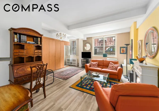 2nd image of 345 E 54Th St, New York City, NY 10022