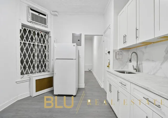Listing Photo 4 - Condo for sale in building located at 349 W Broadway, New York City, NY 10013 - Unit #4