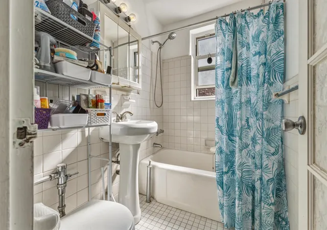 3rd image of 67-14 108Th St, New York, NY 11375