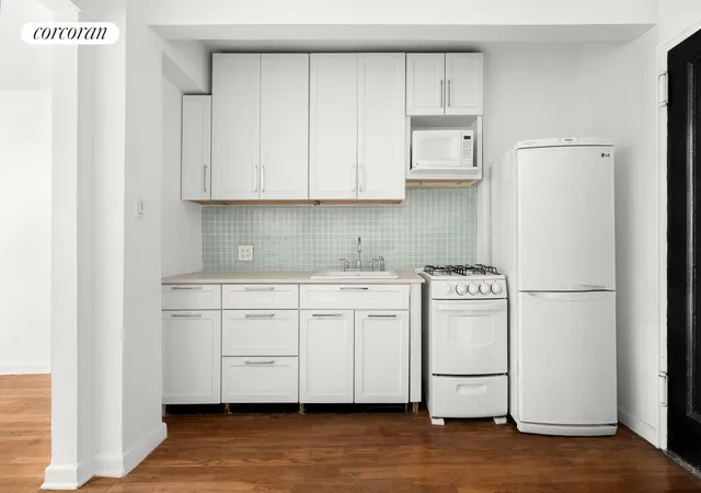 3rd image of 66-15 Wetherole St, New York, NY 11374