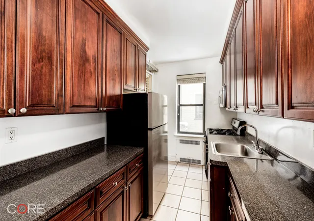 3rd image of 35-36 76Th St, Queens, NY 11372