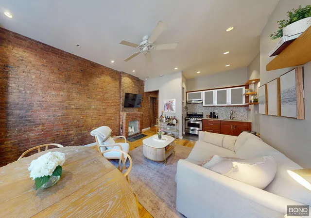 Photo 3 of Condo for sale at 256 260 W 21st Street #1D, New York City, NY 10011 | MLS# RLS20075555 | Listing updated on 2026-07-25