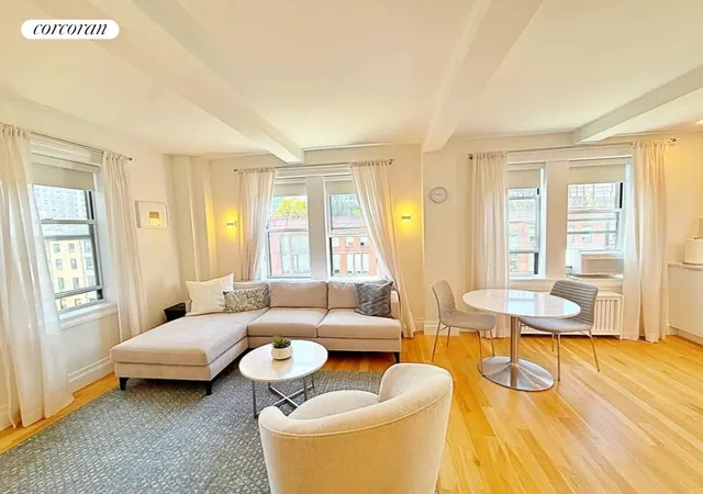 3rd image of 365 W 20Th St, New York City, NY 10011