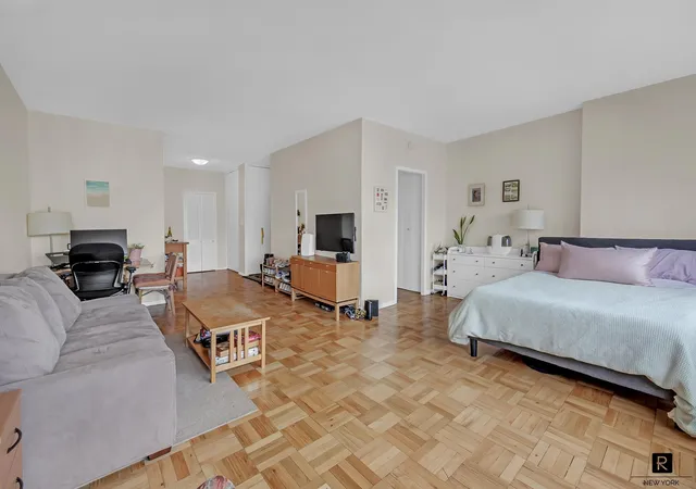 2nd image of 60 E 8th St #14-F, New York City, NY 10003 | MLS# RLS20075690