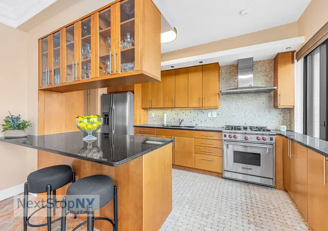 Listing Photo 5 - Condo for sale in building located at 300 E 59Th St, New York, NY 10022 - Unit #PH06