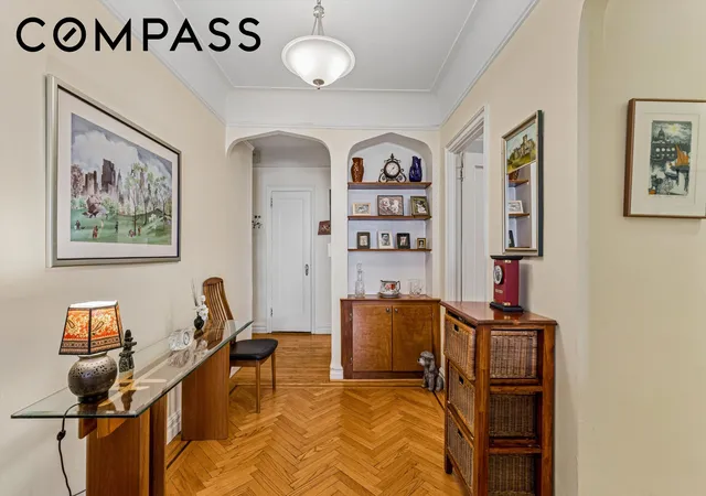 Listing Photo 3 - Condo for sale in building located at 680 W 204Th St, New York, NY 10034 - Unit #4F
