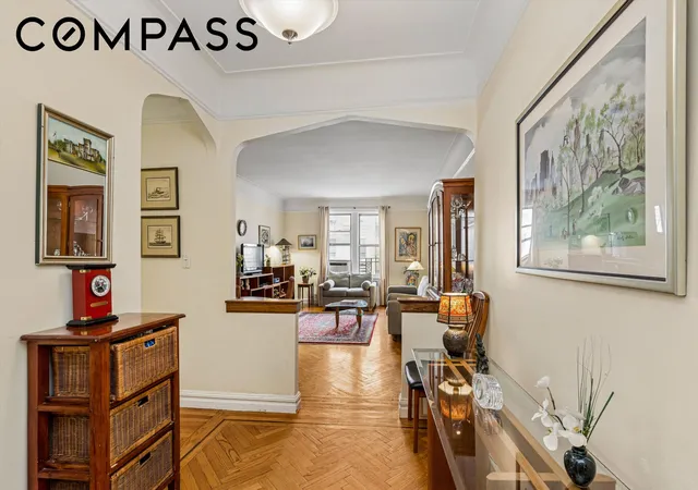Listing Photo 4 - Condo for sale in building located at 680 W 204Th St, New York, NY 10034 - Unit #4F