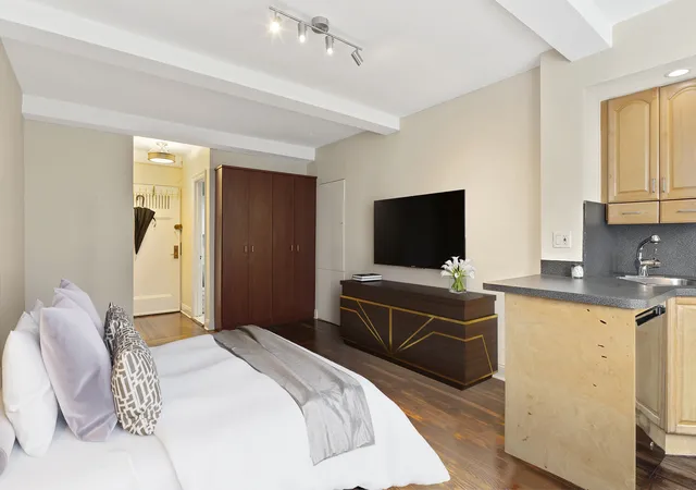 5th image of 5 Tudor City Pl #1221, New York City, NY 10017 | MLS# RLS20075939