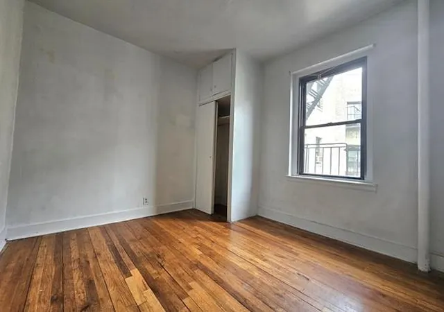 3rd image of 21-67 33Rd St, New York City, NY 11105