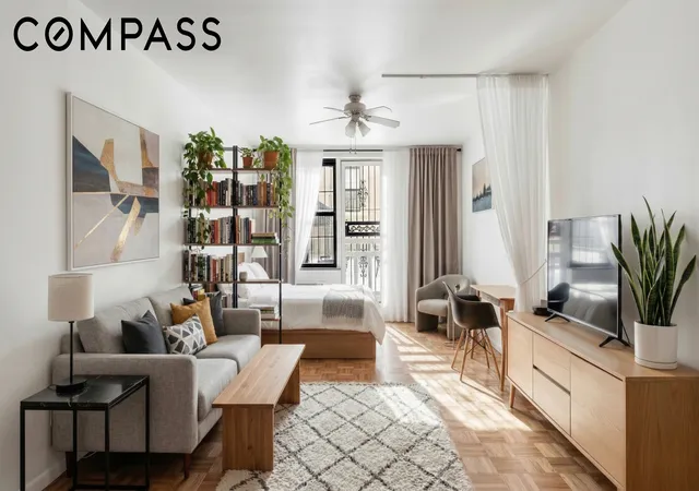 Listing Photo 1 - Condo for sale in building located at 150 E 27Th St, New York City, NY 10016 - Unit #1H