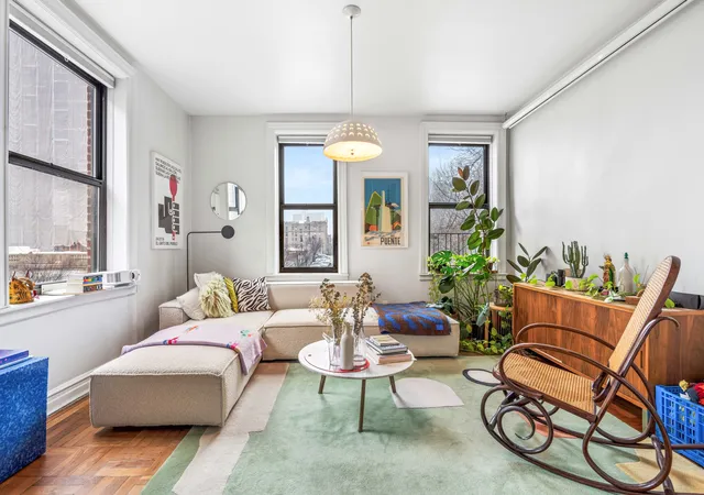 3rd image of 825 Walton Ave, New York, NY 10451