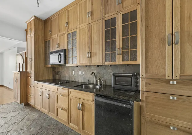 Listing Photo 4 - Condo for sale in building located at 114 E 98Th St, New York City, NY 10029 - Unit #1W