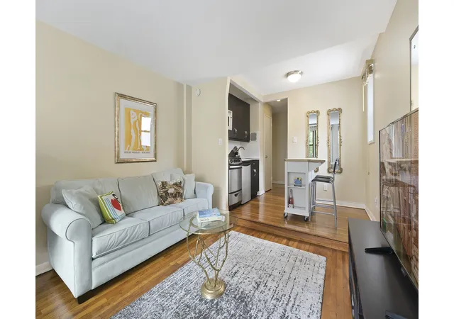 Listing Photo 2 - Condo for sale in building located at 145 E 29Th St, New York City, NY 10016 - Unit #6C