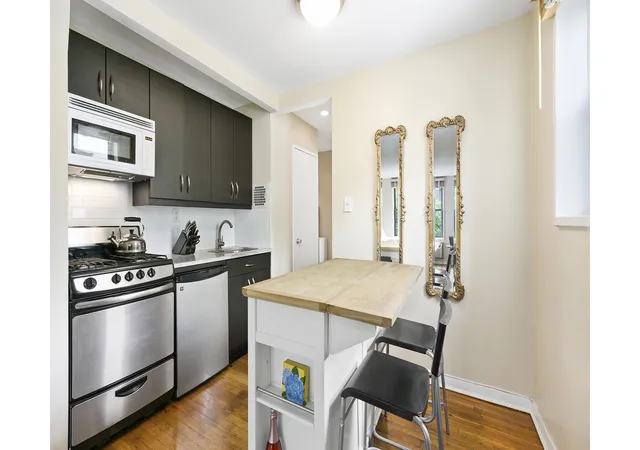 Listing Photo 3 - Condo for sale in building located at 145 E 29Th St, New York City, NY 10016 - Unit #6C