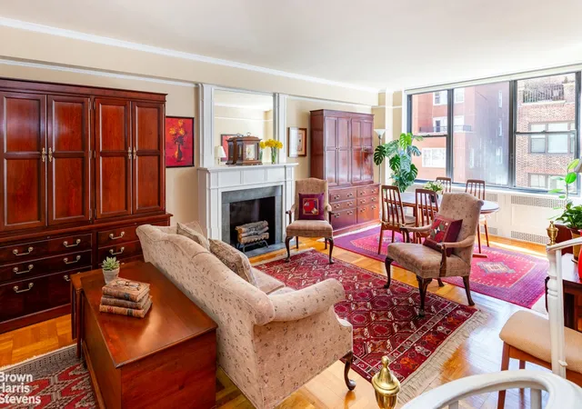 2nd image of 235 E 73Rd St, New York City, NY 10021