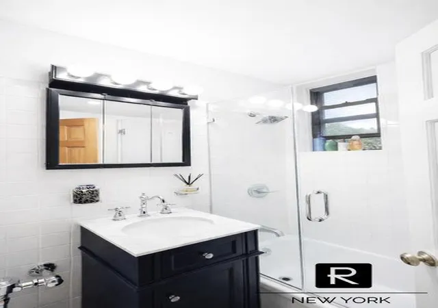 Photo 4 of Sale Pending at 41 Jane St #4-B, New York City, NY 10014 | MLS# RLS20076665 | Listing updated on 2026-06-25