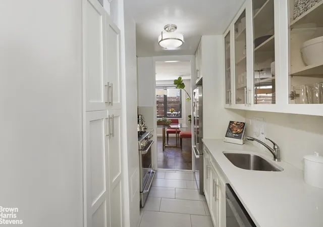 5th image of 165 W 66Th St #15P, New York City, NY 10023 | MLS# RLS20076707