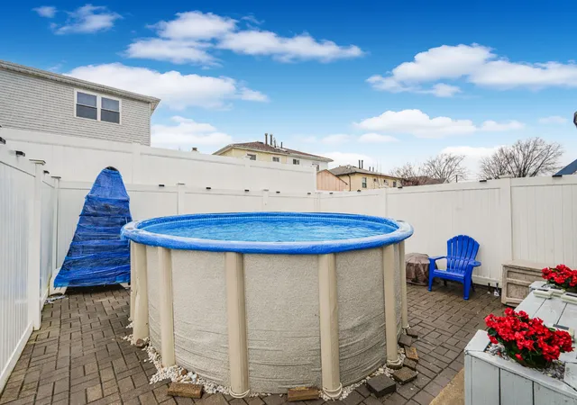 Listing Photo 2 - Condo for sale in building located at 22 Globe Ave, New York City, NY 10314 - Unit #