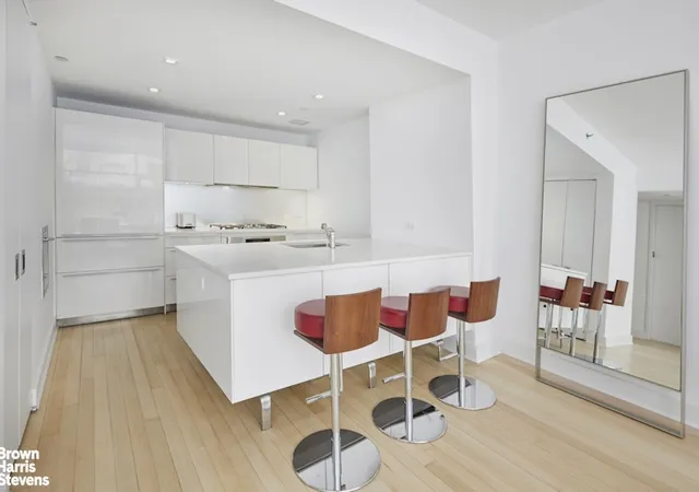 2nd image of 5 E 44th St #11, New York City, NY 10017 | MLS# RLS20076733