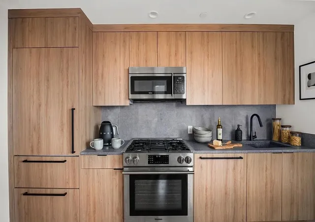 3rd image of 24-16 Queens Plz S #15B, New York City, NY 11101 | MLS# RLS20076859