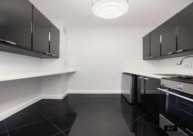 Photo 5 of Sale Pending at 330 E 83rd Street #5-C, New York City, NY 10028 | MLS# RLS20076894 | Listing updated on 2026-07-28