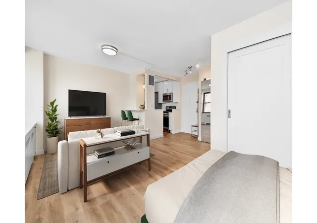 2nd image of 345 E 81st St #20H, New York City, NY 10028 | MLS# RLS20077155