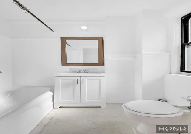 Photo 4 of Sale Pending at 457 W 57th Street #1404, New York, NY 10019 | MLS# RLS20077241 | Listing updated on 2026-07-03