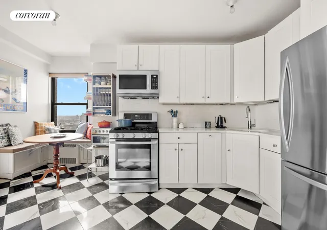 Photo 3 of Sale Pending at 303 Beverley Rd #8D, New York City, NY 11218 | MLS# RLS20077285 | Listing updated on 2026-08-05