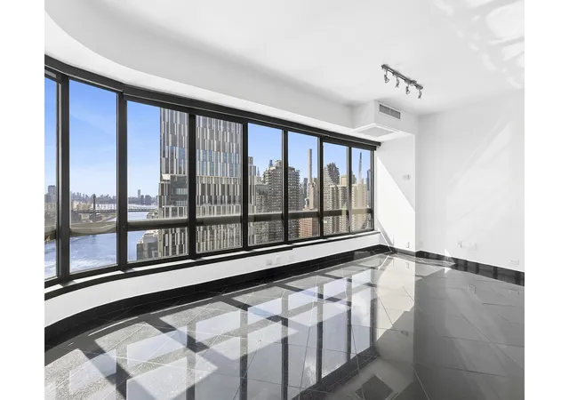 3rd image of 530 E 76Th St #33H, New York, NY 10021 | MLS# RLS20077361