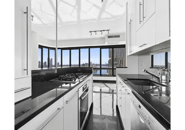 5th image of 530 E 76Th St #33H, New York, NY 10021 | MLS# RLS20077361
