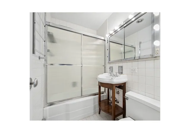 Homes for sale in New York City, NY | 205 E 63Rd St #16F, New York City, NY 10065 | MLS# RLS20077371