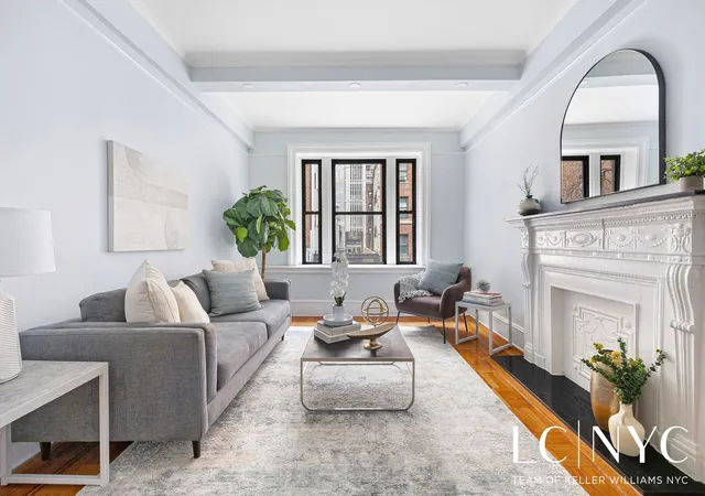 Listing Photo 2 - Condo for sale in building located at 146 E 49Th St, New York City, NY 10017 - Unit #2B