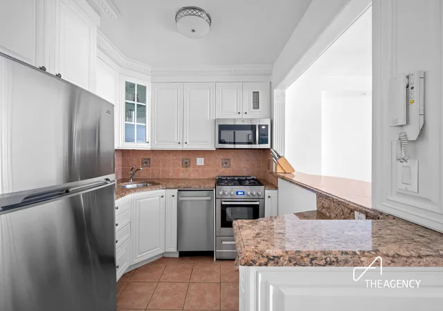 Photo 3 of House for sale at 10 W 15th Street #723, New York City, NY 10011 | MLS# RLS20077503 | Listing updated on 2026-08-03