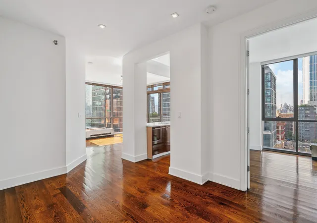 3rd image of Vere, New York, NY 11101